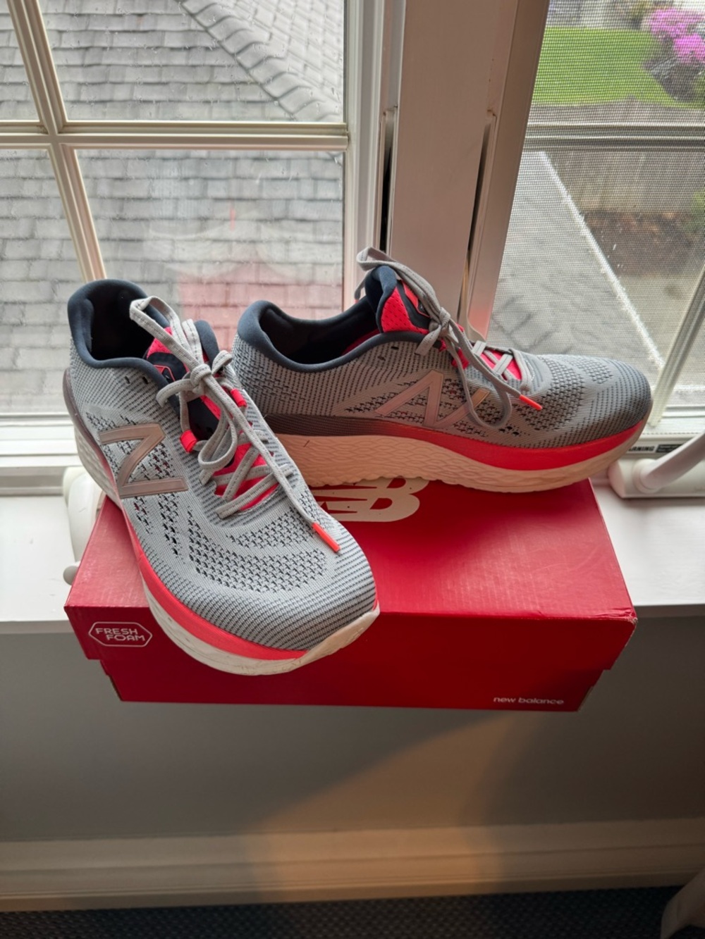 New Balance Light Gray and Coral Athletic Running Shoes 11B